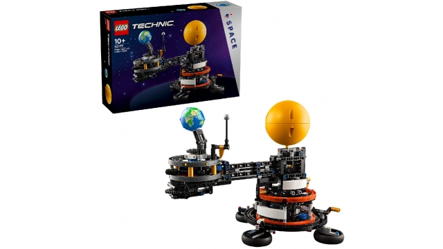 Lego Technic 42179 Planet Earth and Moon In Orbit